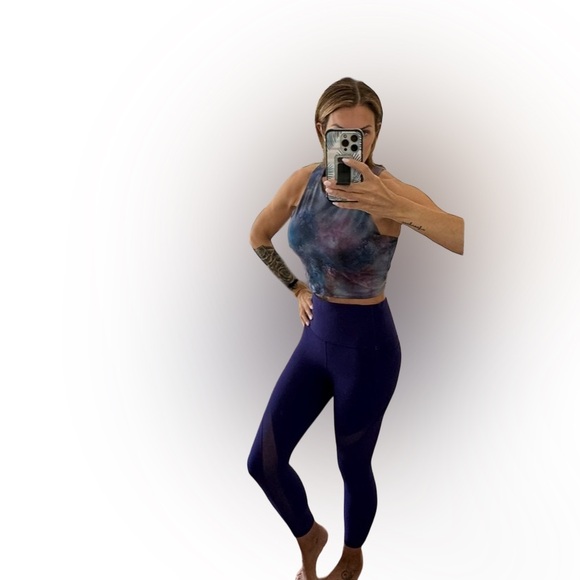 Athleta- Conscious Crop Sports Bra and Salutation Mesh 7/8 Leggings bundle M/L - Picture 14 of 14